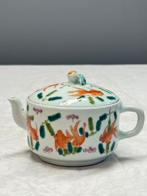 Four Chinese famille rose wares — photo 2