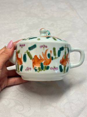 Four Chinese famille rose wares — photo 3