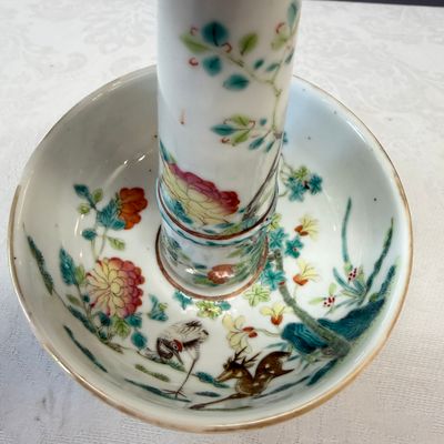 Four Chinese famille rose wares, one with gilt-bronze mounts — foto 12