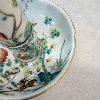 Four Chinese famille rose wares, one with gilt-bronze mounts — foto 13