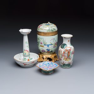 Four Chinese famille rose wares, one with gilt-bronze mounts — foto 1