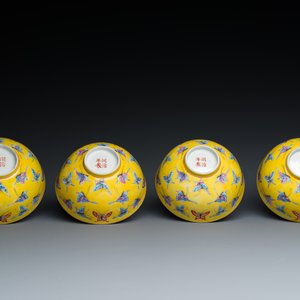 Four Chinese famille rose yellow-ground 'butterfly' bowls, Tongzhi mark and of the period — 照片 7