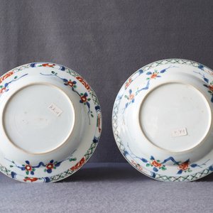Four Chinese famille verte 'ducks in lotus pond' plates, Kangxi — 照片 9