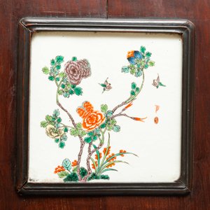 Four Chinese famille verte plaques in wooden frames, 19th C. — 照片 6
