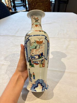 Four Chinese famille verte vases, a jar and a bowl, 19th C. — 照片 15