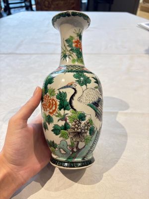 Four Chinese famille verte vases, a jar and a bowl, 19th C. — 照片 19