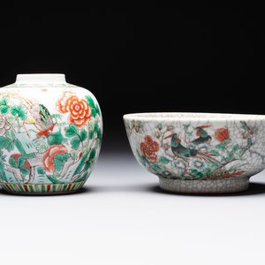 Four Chinese famille verte vases, a jar and a bowl, 19th C. — 照片 14