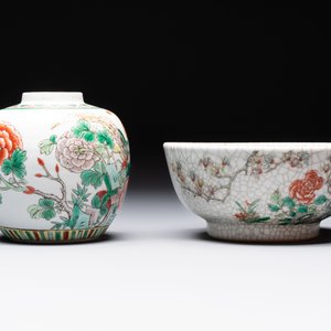 Four Chinese famille verte vases, a jar and a bowl, 19th C. — 照片 17