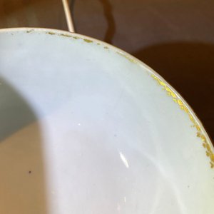 Four Chinese gilt-decorated blue-ground cups and saucers with fine landscapes, Qianlong — photo 10
