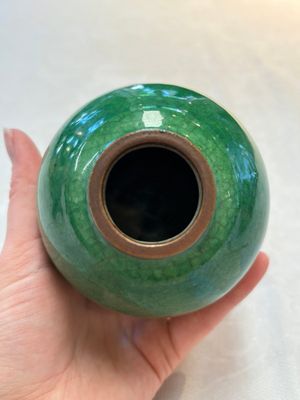 Four Chinese green crackle-glazed vases, 19th C. — photo 17