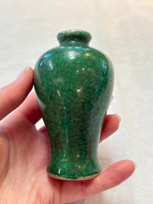 Four Chinese green crackle-glazed vases, 19th C. — photo 19