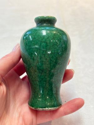 Four Chinese green crackle-glazed vases, 19th C. — photo 21