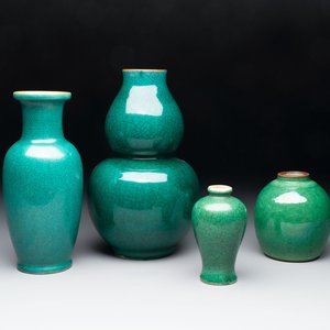 Four Chinese green crackle-glazed vases, 19th C. — photo 1