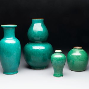 Four Chinese green crackle-glazed vases, 19th C. — photo 3