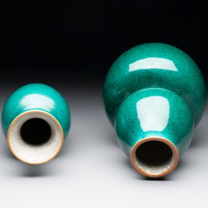 Four Chinese green crackle-glazed vases, 19th C. — photo 4