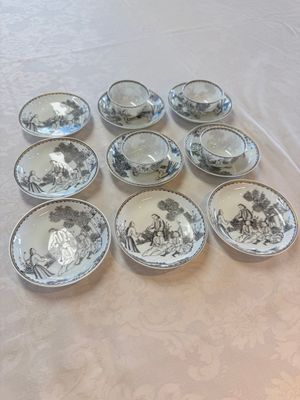 Four Chinese grisaille 'Western subject' cups and nine saucers, Qianlong — photo 1