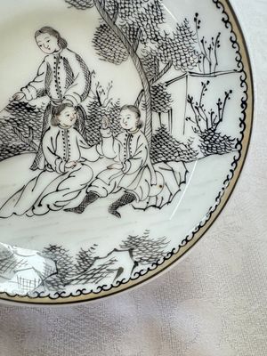 Four Chinese grisaille 'Western subject' cups and nine saucers, Qianlong — photo 20