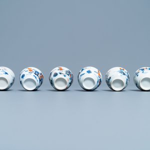Four Chinese Imari-style plates, a large teapot and six cups and saucers, Kangxi/Qianlong — photo 19