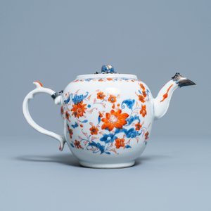 Four Chinese Imari-style plates, a large teapot and six cups and saucers, Kangxi/Qianlong — photo 4