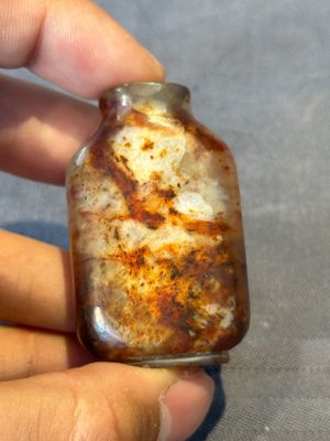 Four Chinese jade and hardstone snuff bottles, 19/20th C. — photo 11