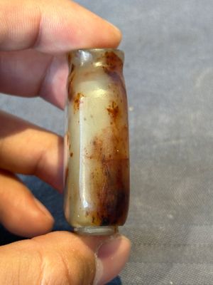 Four Chinese jade and hardstone snuff bottles, 19/20th C. — photo 12