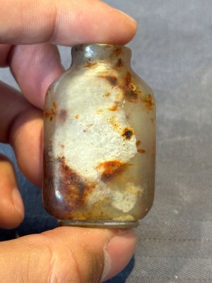 Four Chinese jade and hardstone snuff bottles, 19/20th C. — photo 13
