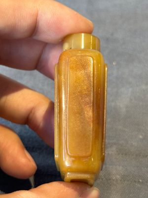 Four Chinese jade and hardstone snuff bottles, 19/20th C. — photo 26