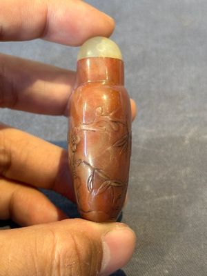 Four Chinese jade and hardstone snuff bottles, 19/20th C. — photo 4