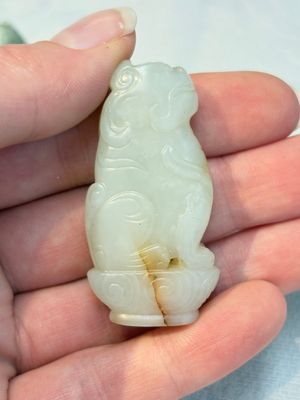 Four Chinese jade carvings, 19th C. — photo 15