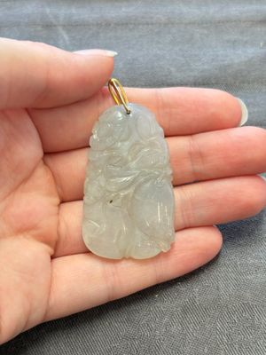 Four Chinese jadeite pendants with gold and silver mounts, 19/20th C. — 照片 4