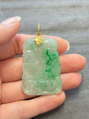 Four Chinese jadeite pendants with gold and silver mounts, 19/20th C. — 照片 5