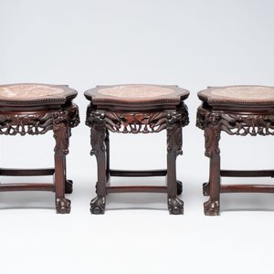 Four Chinese marble-topped hongmu stands, 19/20th C. — photo 3