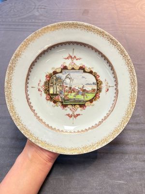 Four Chinese Meissen-style export plates with a hunting scene, Qianlong — 照片 1