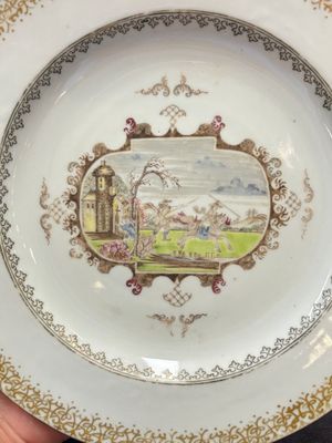 Four Chinese Meissen-style export plates with a hunting scene, Qianlong — 照片 13