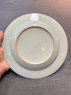 Four Chinese Meissen-style export plates with a hunting scene, Qianlong — 照片 14