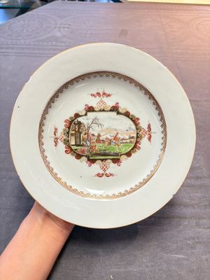 Four Chinese Meissen-style export plates with a hunting scene, Qianlong — 照片 4