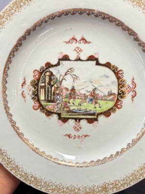 Four Chinese Meissen-style export plates with a hunting scene, Qianlong — 照片 10