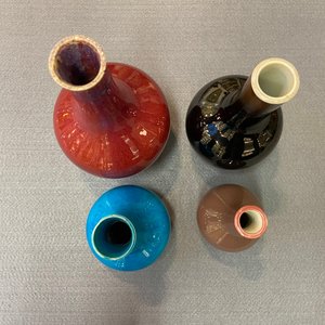 Four Chinese monochrome bottle vases, Kangxi and 19th C. — photo 11