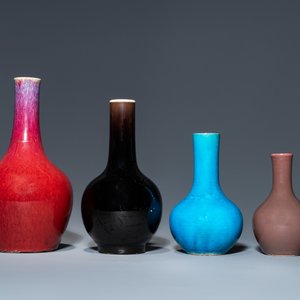 Four Chinese monochrome bottle vases, Kangxi and 19th C. — photo 2