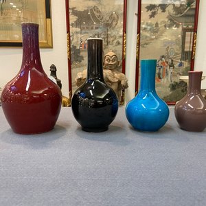 Four Chinese monochrome bottle vases, Kangxi and 19th C. — photo 9