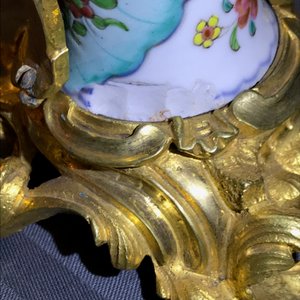 Four Chinese ormolu-mounted famille rose 'tobacco leaf' vases remodeled as two, Qianlong — 照片 10