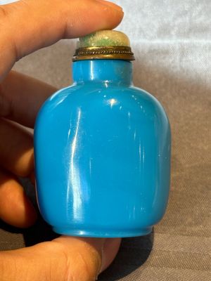Four Chinese Peking glass snuff bottles, one with a Qianlong mark, 18/19th C. — 照片 24