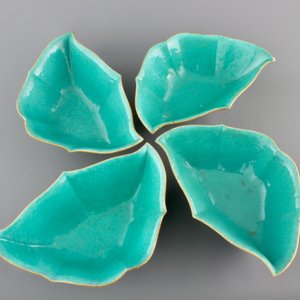 Four Chinese porcelain bat-shaped bowls, 19th C. — photo 3