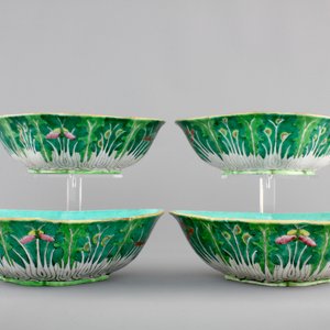 Four Chinese porcelain bat-shaped bowls, 19th C. — photo 4