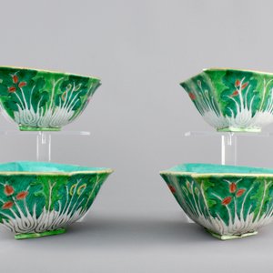 Four Chinese porcelain bat-shaped bowls, 19th C. — photo 7