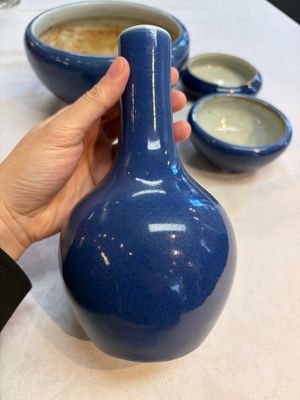 Four Chinese sacrificial blue-glazed wares, Qianlong mark, 18/19th C. — photo 3