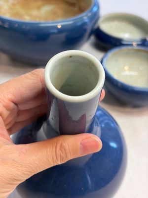 Four Chinese sacrificial blue-glazed wares, Qianlong mark, 18/19th C. — photo 6