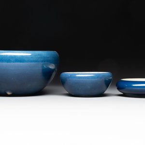 Four Chinese sacrificial blue-glazed wares, Qianlong mark, 18/19th C. — photo 2