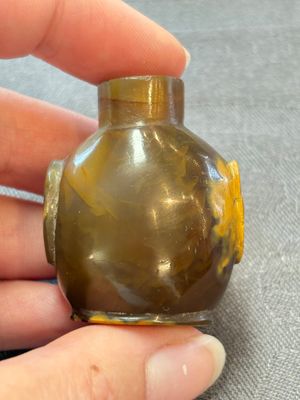 Four Chinese snuff bottles and three vases, 19th C. — photo 31