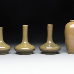 Four Chinese teadust-glazed vases and a brush washer, 19th C. — photo 2